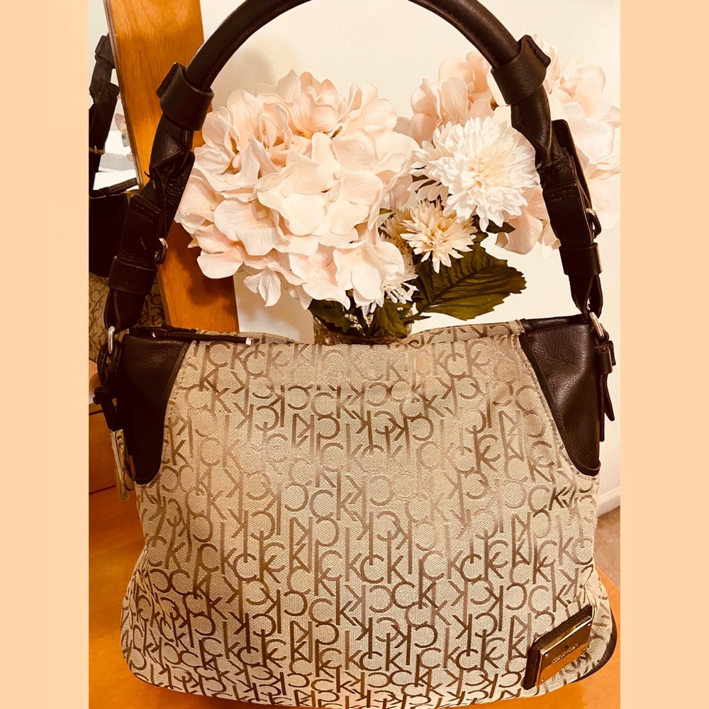Calvin Klein -Signature Jacquard-Shoulder Bag